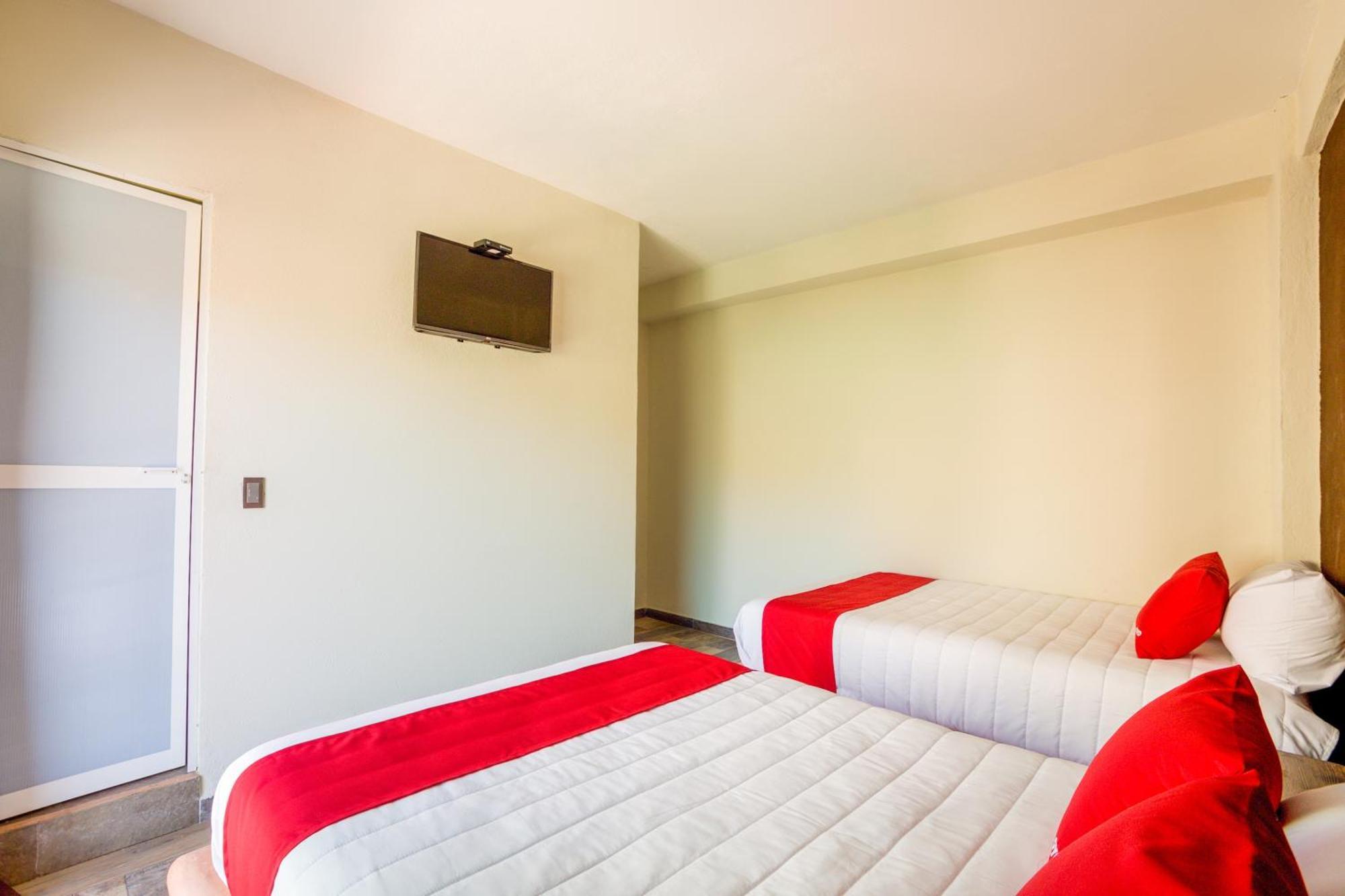 Oyo Hotel Posada Lys, Zihuatanejo Zewnętrze zdjęcie