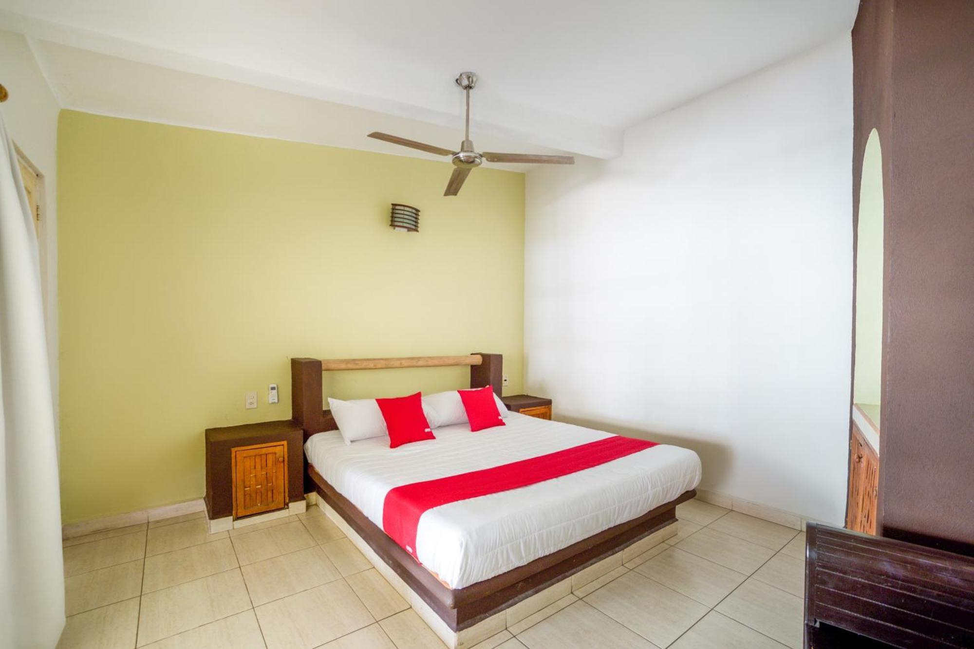 Oyo Hotel Posada Lys, Zihuatanejo Zewnętrze zdjęcie