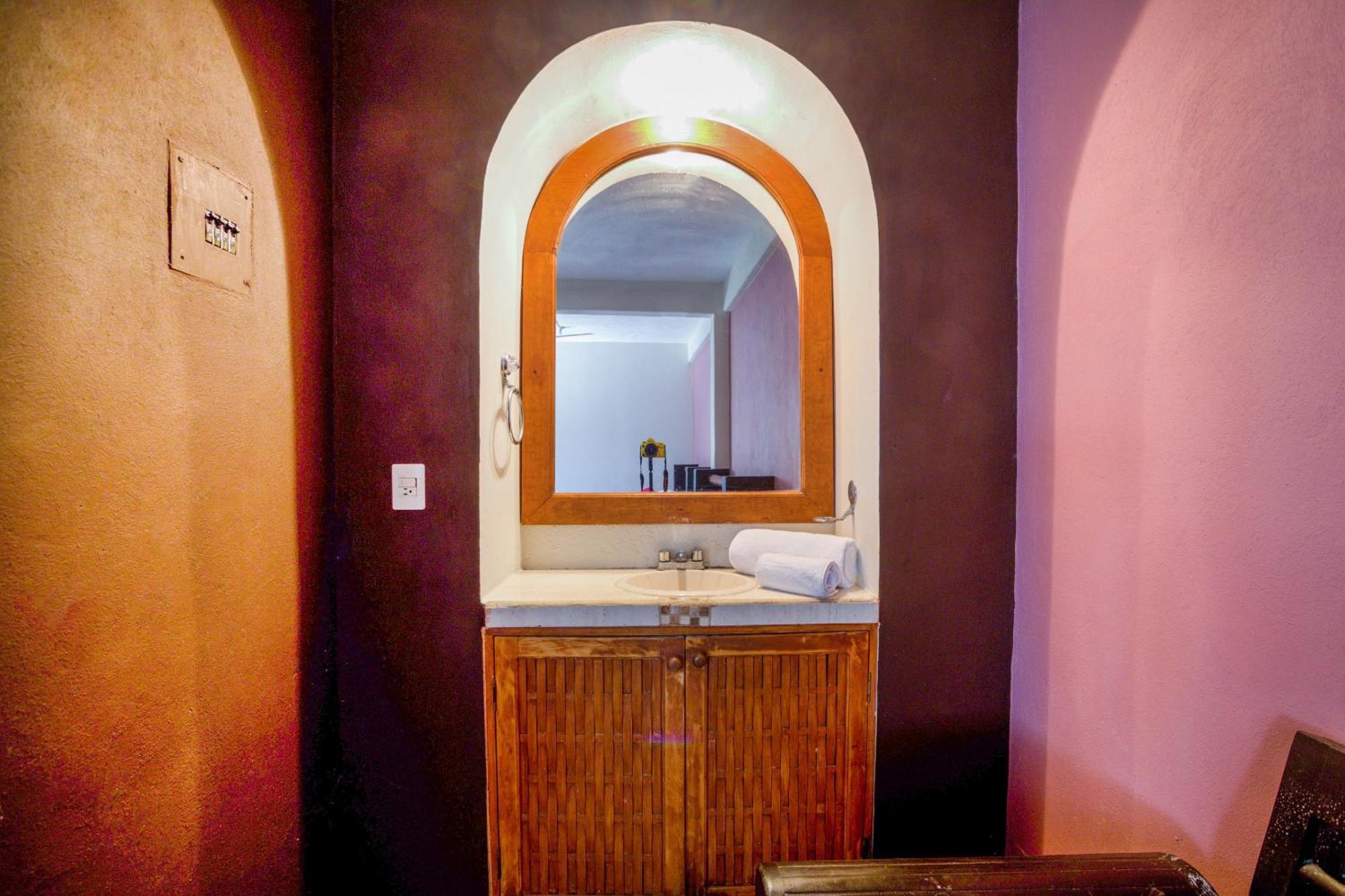 Oyo Hotel Posada Lys, Zihuatanejo Zewnętrze zdjęcie